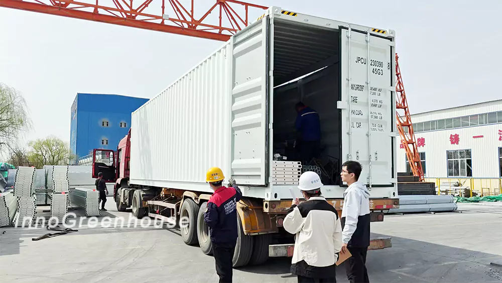 Pre-shipment: counting and checking of greenhouse frame materials