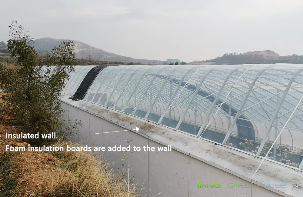 Rear structure of the greenhouse